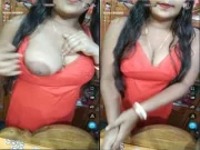 Today Exclusive – Bhabhi Shows her boobs on Tango Live Show