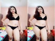 Today Exclusive – Horny Indian girl Bathing and Fingering Part 1