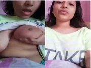 Today Exclusive –Sexy Desi Girl Sucking Her Boobs
