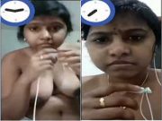 Today Exclusive – Desi Bhabhi Shows her Boobs and Pussy On Vc