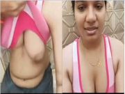 Today Exclusive – Desi Bhabhi Showing Boobs