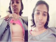 Today Exclusive – Cute Desi Girl Shows her Boobs