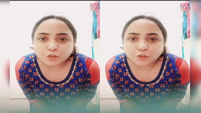 Beautiful Cute Paki Girl Showing For Bf