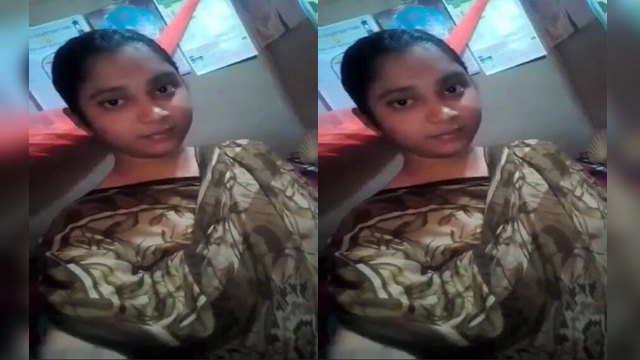 Bangladeshi Cute Village Girl Showing pussy