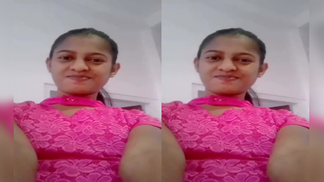 Cute Lankan Girl Showing boobs