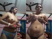 Today Exclusive – Bhabhi Shows Her Boobs and Pussy