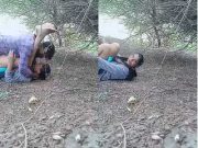 Today Exclusive – Desi village Randi Bhabhis OutDoor Fucking With Lover part 1