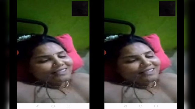 Bhabhi Shows Her Boobs and pussy