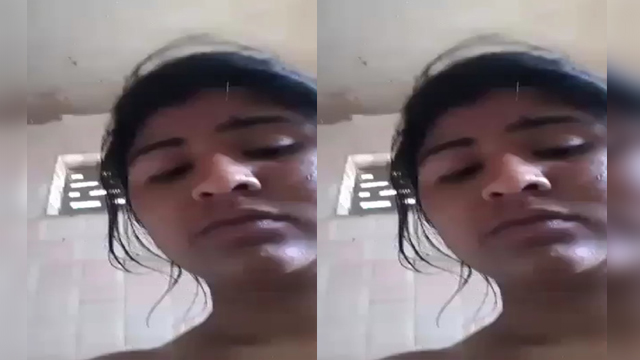 Horny Desi Girl Fingering