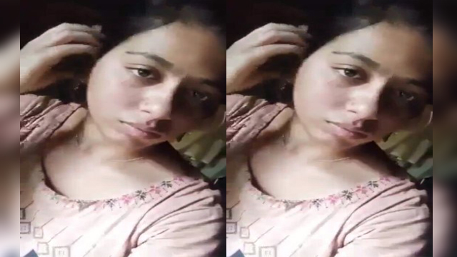 Bangladeshi Beautiful Village Girl Showing and Fingering