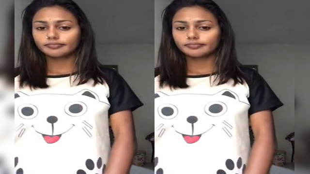 Hot Tamil Girl Shows Everything In VC 2 Videos Part1