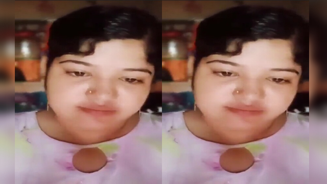 Bangladesi bhabhi showing pussy