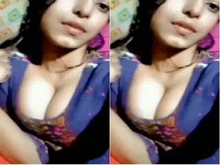 Today Exclusive Cute Paki Girl Shows Her Boobs On Vc Masahub 