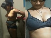 Today Exclusive -Desi Village Girl Showing Boobs and Pussy