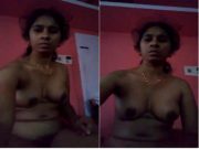 Today Exclusive – Desi girl Showing Boobs and Pussy