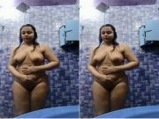 Today Exclusive – Desi girl Record her Bathing