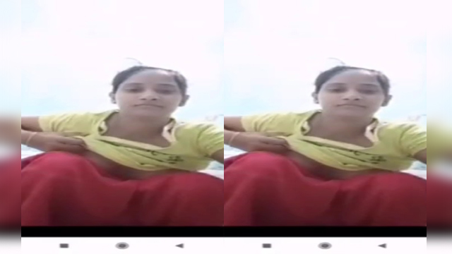 Indian Cute Girl Showing boobs