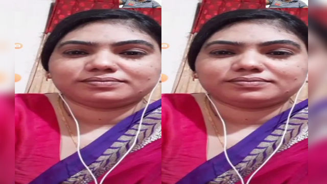 Bangladesi married bhabhi showing boobs Part1
