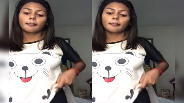 Hot Tamil Girl Shows Everything In VC 2 Videos Part2