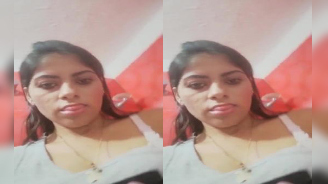 Desi Girl Pissing