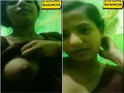 Today Exclusive -Cute Desi Girl Shows her Boobs