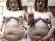 Today Exclusive -Sexy Indian girl Shows her Boobs on VC