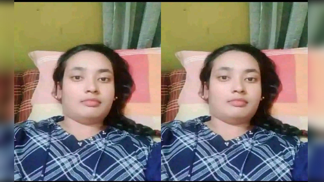 Bangladeshi Beautiful Girl Showing boobs Part2