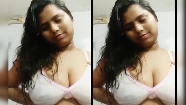 Bangladeshi Girl Showing Her Bigboob And Pussy