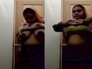 Today Exclusive – Desi Village Bhabhi Shows Her Big Boobs and pussy part 2