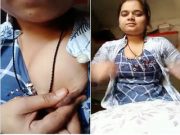 Today Exclusive -Cute Desi girl Shows her Boobs and Pussy