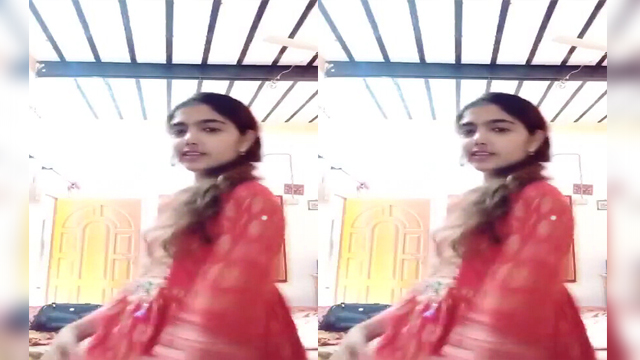 Desi girl shows Boobs Part3