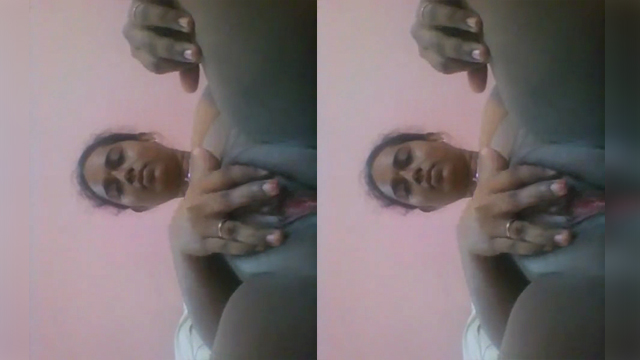 Bhabhi spreading