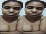 Today Exclusive -Desi Village Girl Shows Her Boobs