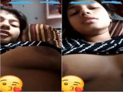 Today Exclusive- Desi Girl Shows her Boobs