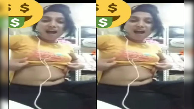 Beautiful Desi Girl Showing And fingering