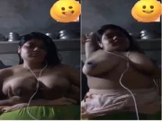 Today Exclusive-Sexy Bangla Girl Shows Her Boobs On VC