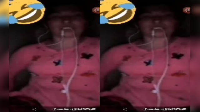 Bhabi Showing boobs