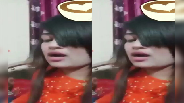 Bangladeshi Beautiful Girl Showing Boobs and pussy