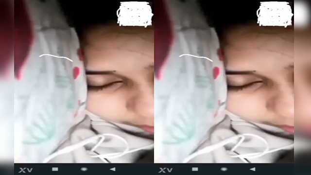 Bangladeshi Girl Shows  Pussy