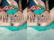 Today Exclusive-Desi Village Bhabhi Shows her We Pussy and Fingering part 3