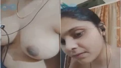 Today Exclusive- Hot Desi Girl Shows her Boobs