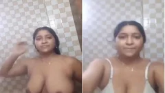 Today Exclusive- Sexy Bhabhi Bathing