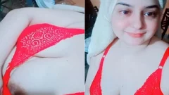 Today Exclusive – Paki Girl Shows Her Boobs