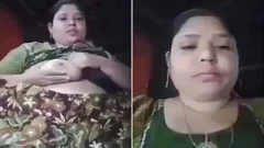 Today Exclusive- Desi Village Bhabhi Shows her Boobs and pussy