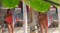 Today Exclusive-Desi Bhabhi Nude Video Capture In Hidden Cam