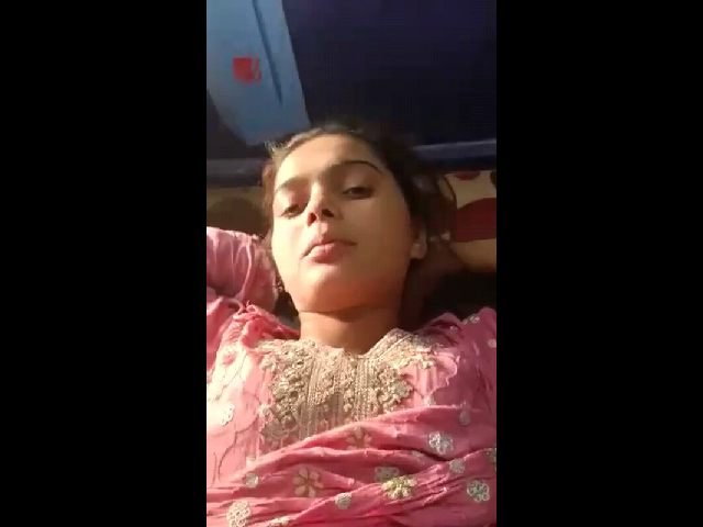 Cute girl fucking by jija suddenly they stop fucking