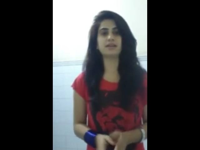 Beautiful Girl Showing Cute Boobs With Clear Hindi Audio Saying