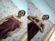 Today Exclusive- Hot Desi Girl Shows her Big Boobs