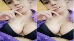 Desi girl Shows her boobs and Pussy on VC part 1