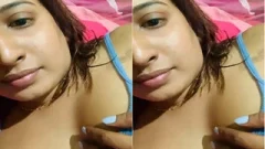Desi Girl Shows Her Boobs and Pussy part 1
